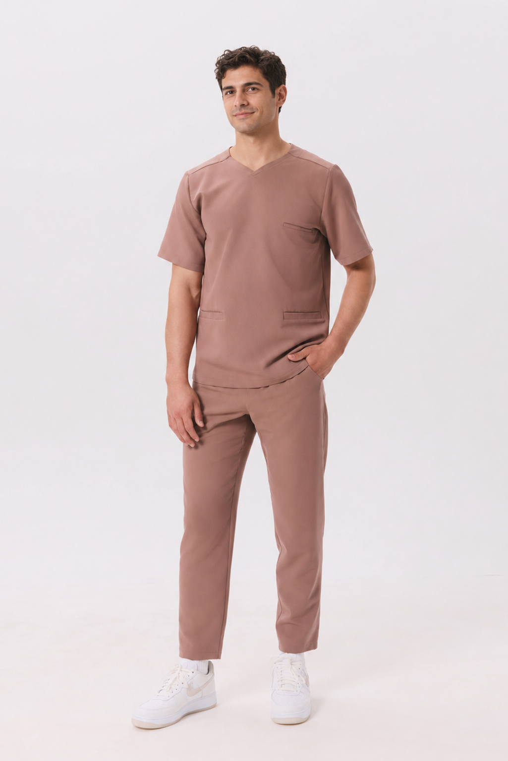 Pantalón médico de hombre recto Kai, color almendra, frente