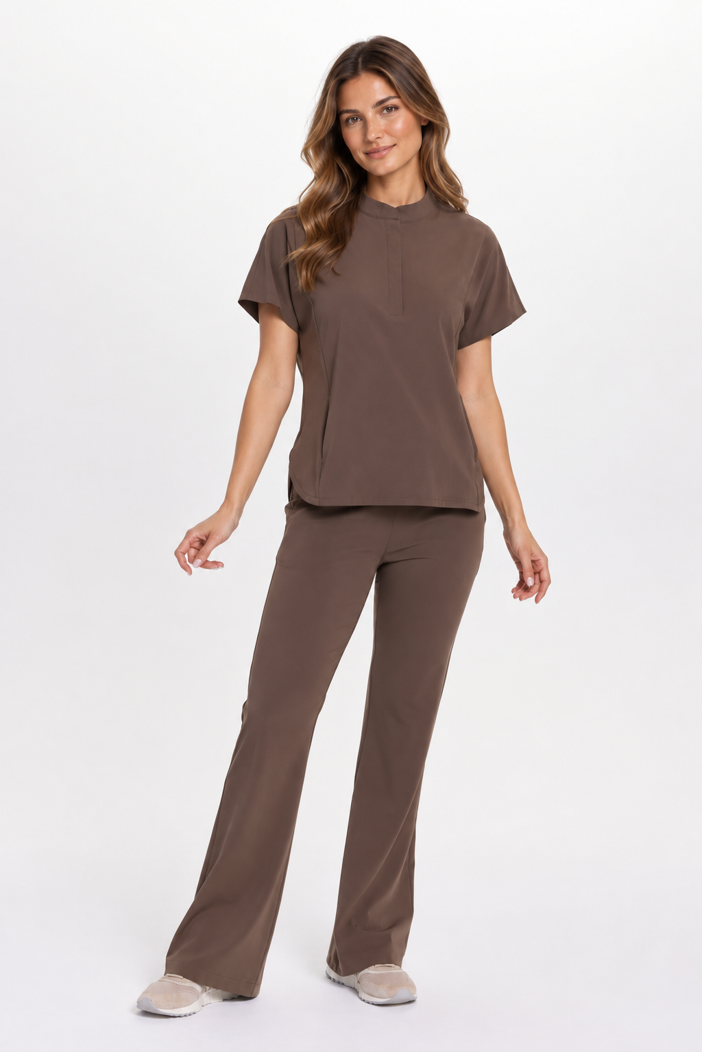 Blusa médica de mujer kimono Nina, color espresso, frente