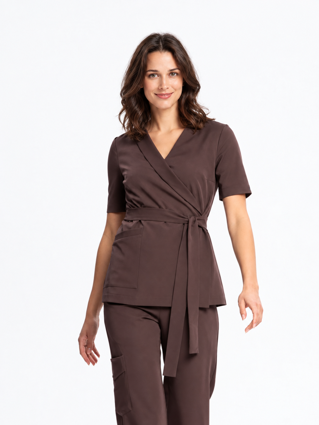 Túnica médica de mujer cruzada Emma, color chocolate oscuro, frente