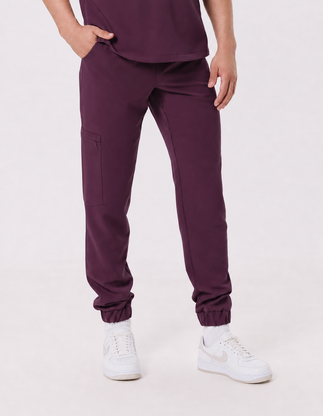 Pantalón médico de hombre jogger Leo, color berenjena, frente