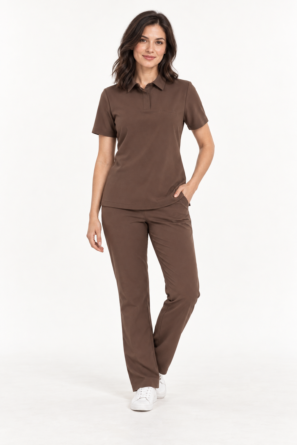 Blusa médica de mujer cuello polo Tara, color espresso, frente