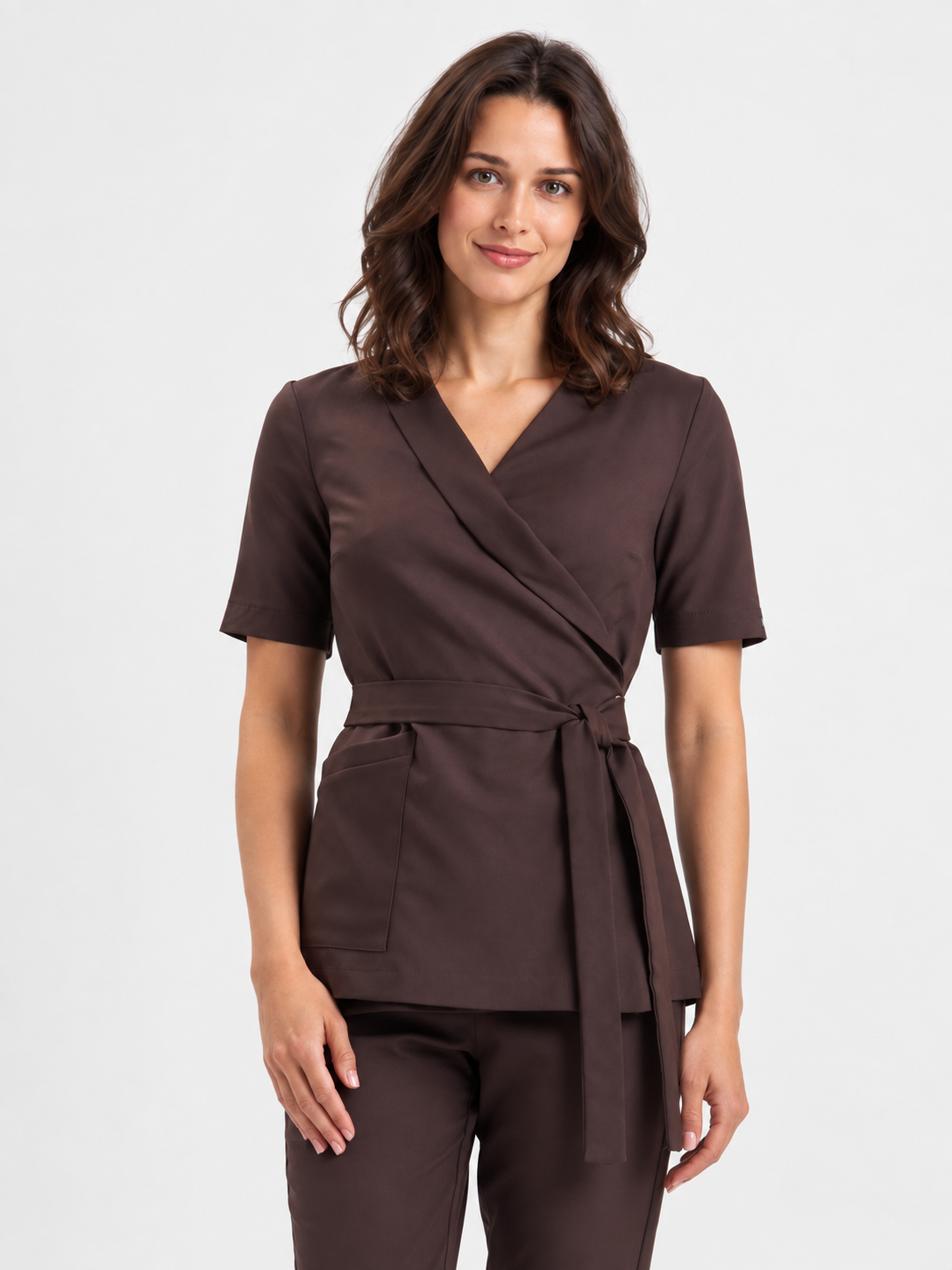 Túnica médica de mujer cruzada Emma, color chocolate oscuro, frente